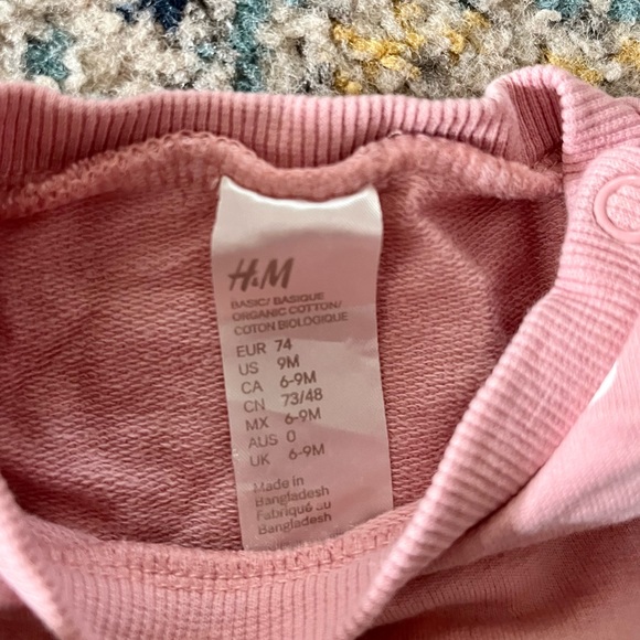 H&M Baby Girls Crewneck Sweatshirts Size 9 Months - Picture 2 of 8
